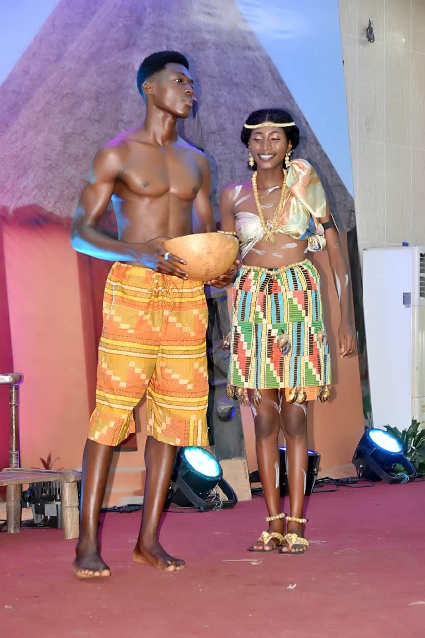 Histoire MISS IVOIRE CULTURE - Candidate en tenue traditionnelle